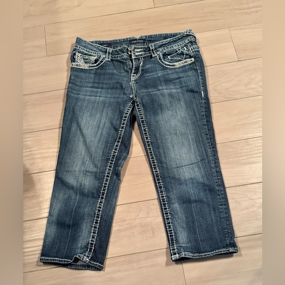 Blue Jeans size 11/12 small callout in pictures small tear - Picture 1 of 5